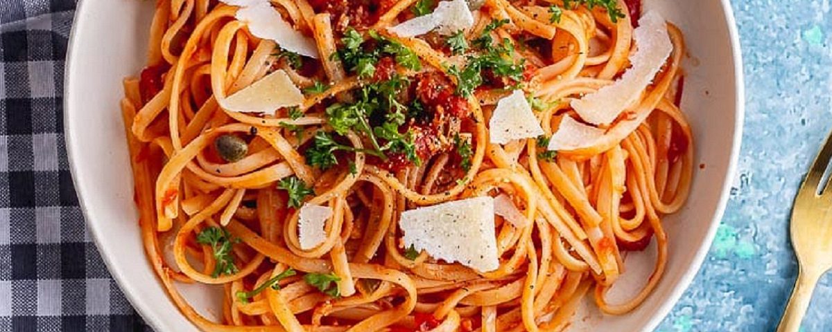 طرز تهیه اسپاگتی لینگوئینی با سس قرمز