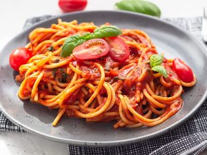 اسپاگتی سمولینا پلاس با سس گوجه