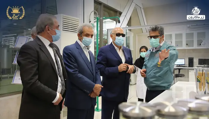 بازدید مهندس شافعی رئیس اتاق بازرگانی و صنایع و معادن ایران و جمعی از صاحبان صنایع از گروه صنعتی و پژوهشی زر