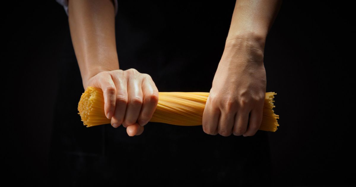 چرا نباید اسپاگتی را بشکنیم