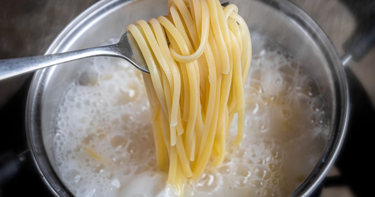 قابلمه بزرگ برای پخت اسپاگتی