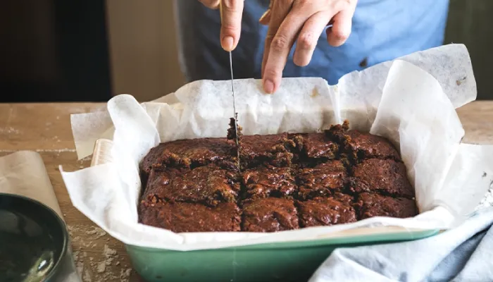 طرز تهیه کیک با پودر کیک براونی زر ماکارون